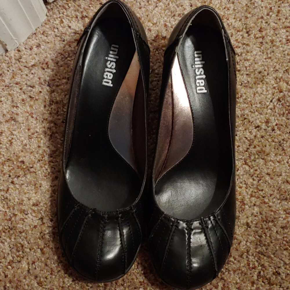 Women's Size 9 cute Slip ons